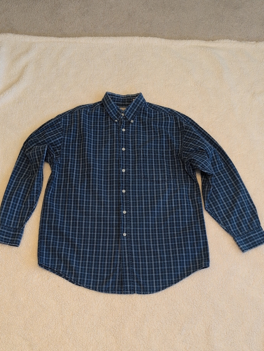 St Johns Bay Men's Blue Plaid Button-Down Shirt Size Medium
